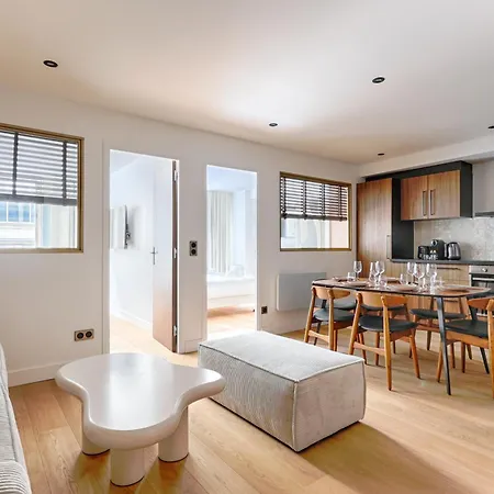 Design Au Coeur Du Sentier * Parigi